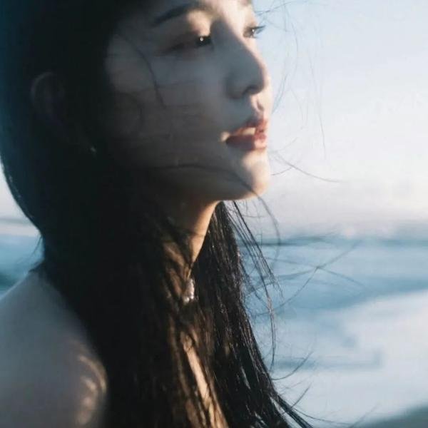 正面全裸